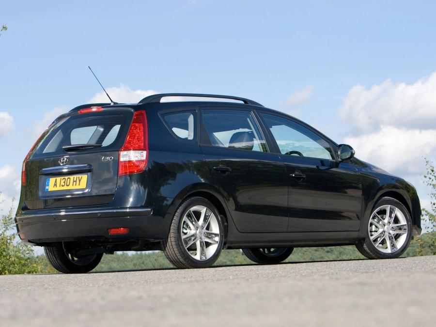  Hyundai i30 CW 2008 года  (UK) (фото 3 из 6)